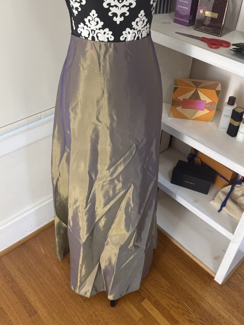 Gorgeous Vintage JS Collections Lined Iridescent Floor Length Skirt Size 16